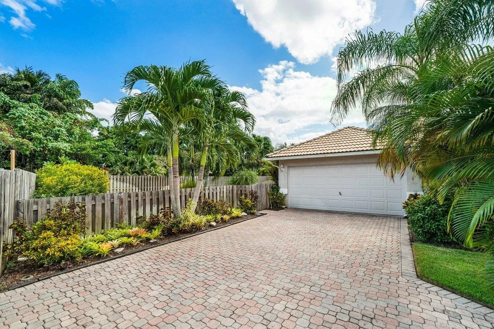 Unit for sale at 5271 Grande Palm Circle, Delray Beach, FL 33484