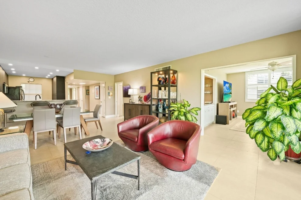 Unit for sale at 555 Oaks Lane, Pompano Beach, FL 33069