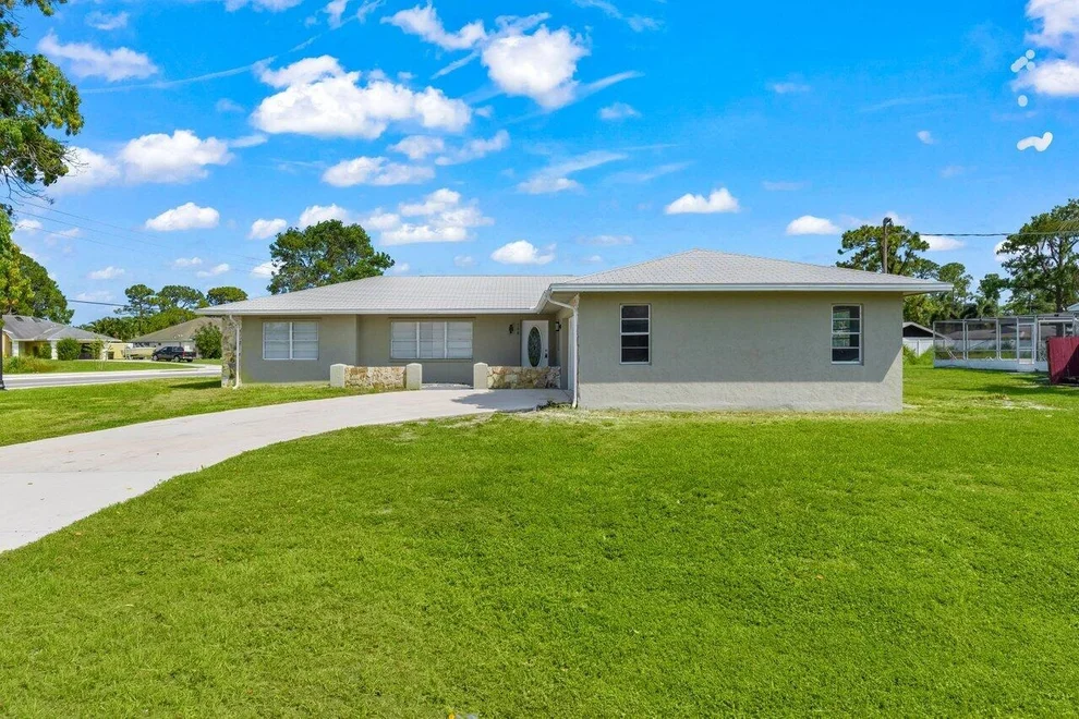 Unit for sale at 798 SE Atlantus Avenue, Port St Lucie, FL 34983