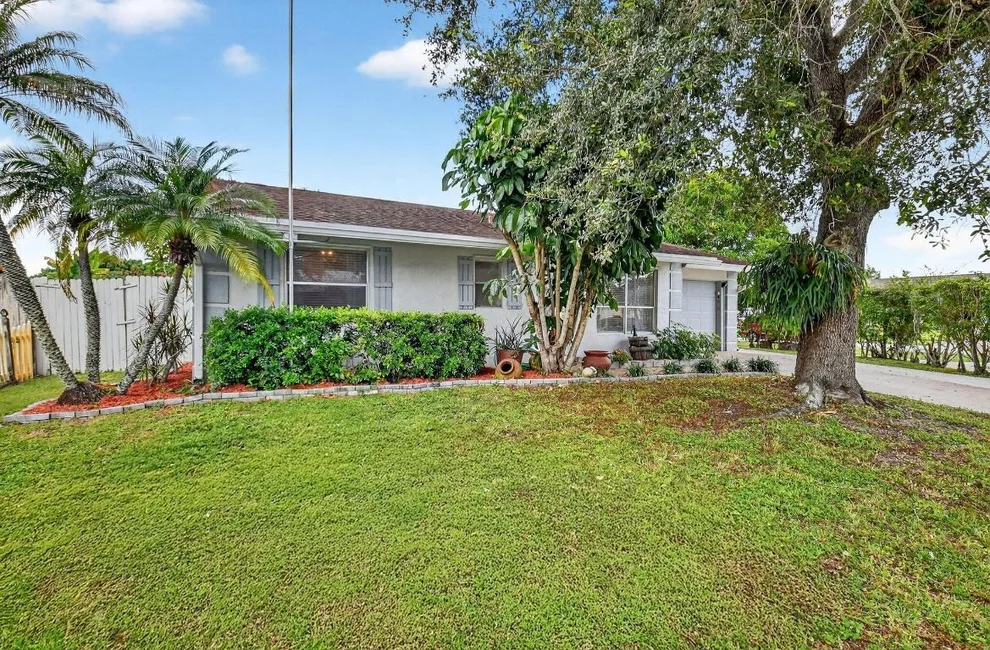 Unit for sale at 6533 Athena Drive, Lake Worth, FL 33463