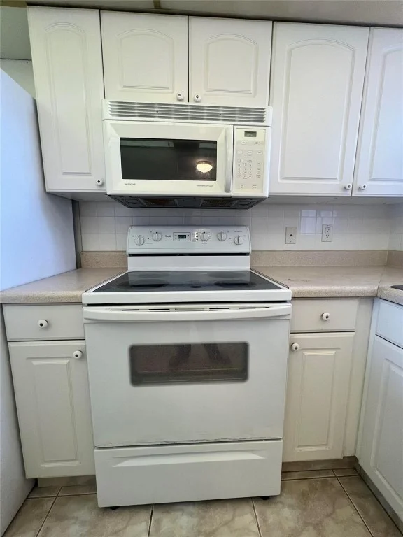Unit for sale at 2750 W Sunrise Lakes Drive, Sunrise, FL 33322