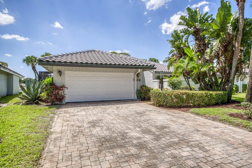 Unit for sale at 32 Glens Drive E, Boynton Beach, FL 33436