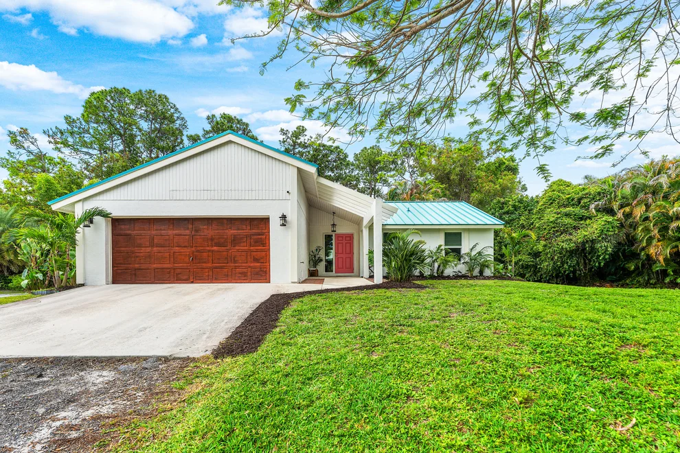 Unit for sale at 14752 86th Road N, The Acreage, FL 33470