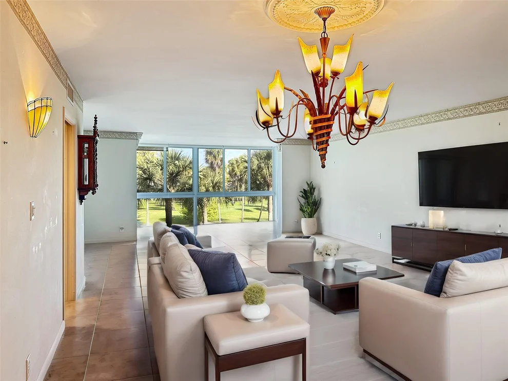 Unit for sale at 3960 Oaks Clubhouse Drive, Pompano Beach, FL 33069