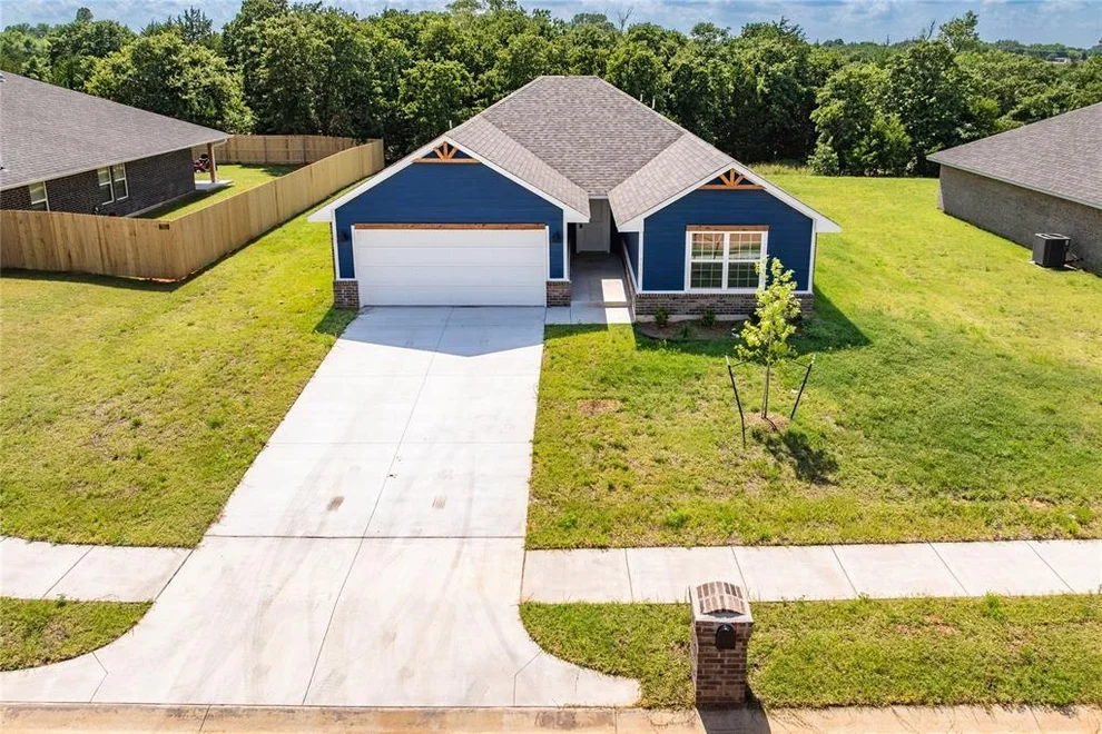 Unit for sale at 4616 Lincoln Landing, Harrah, OK 73045