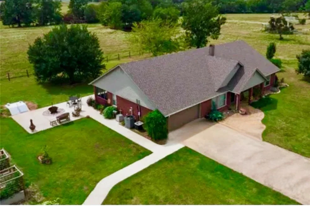 Unit for sale at 868 N Living Land Road, Idabel, OK 74745