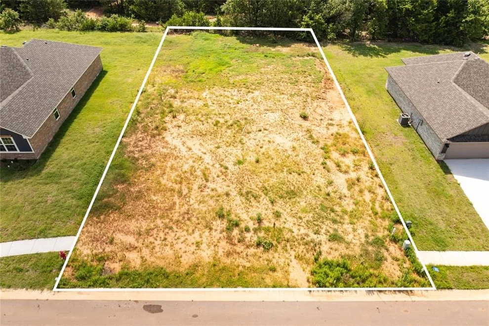 Unit for sale at 4648 Lincoln Landing, Harrah, OK 73045