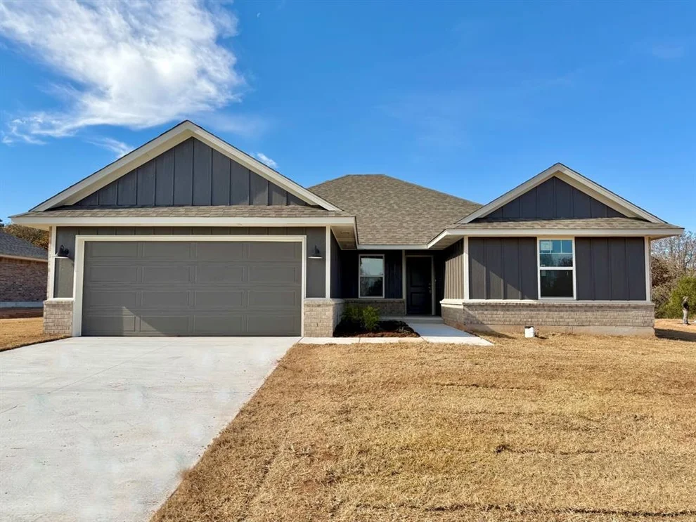 Unit for sale at 4608 Lincoln Landing, Harrah, OK 73045