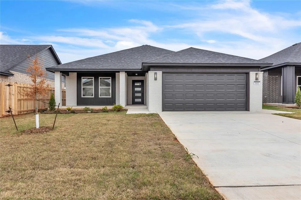 Unit for sale at 502 Grand Sycamore Drive, Washington, OK 73093