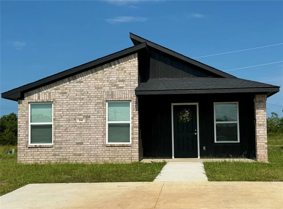 Unit for sale at 844 Elm Street, Seminole, OK 74868