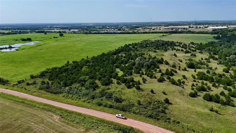 Unit for sale at 2 E 880 Road, Stroud, OK 74079