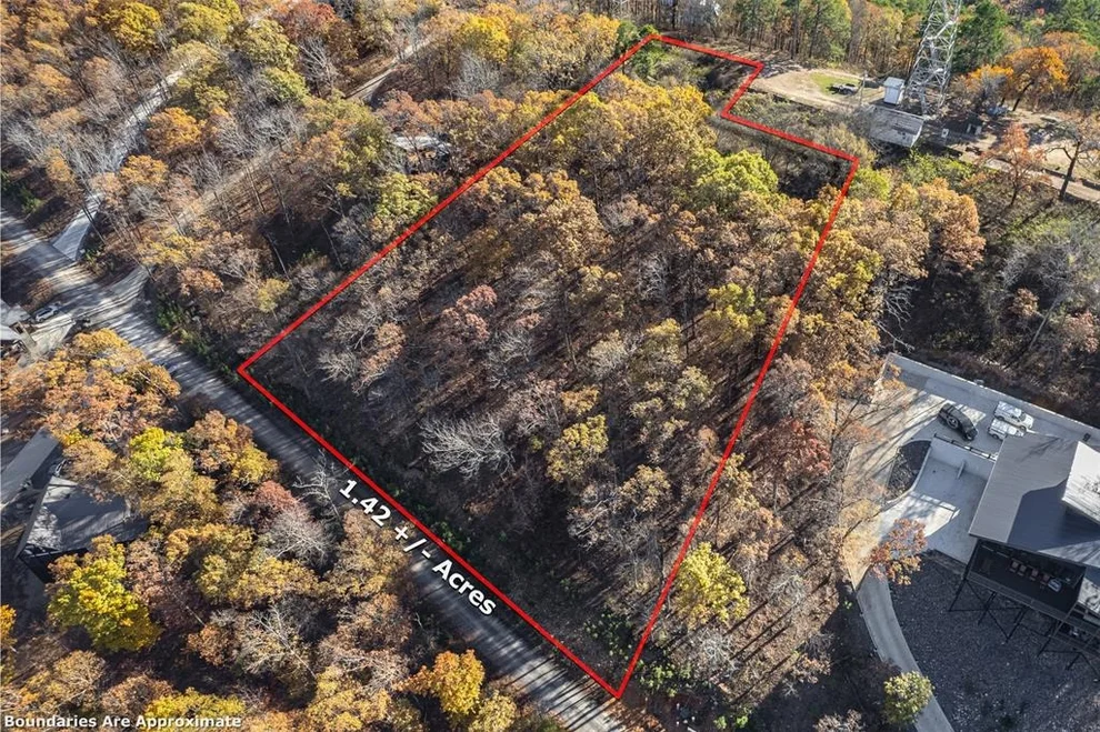 Unit for sale at 506 Moonshiner Springs Trail, Broken Bow, OK 74728