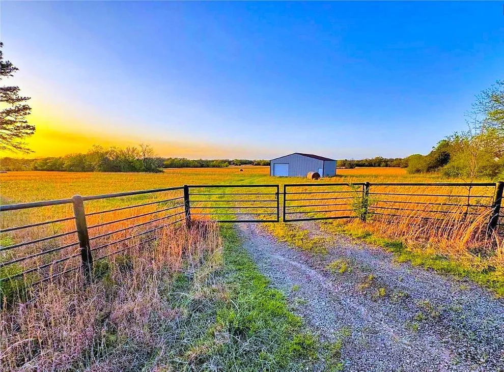 Unit for sale at 1516 W 9 Highway, Eufaula, OK 74432