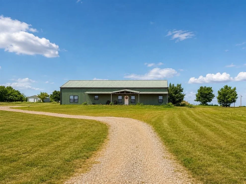 Unit for sale at 5213 NW Cemetery Road, Piedmont, OK 73078