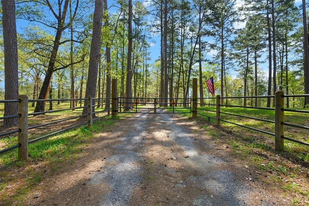 Unit for sale at 387 N Riverbend Road, Smithville, OK 74957