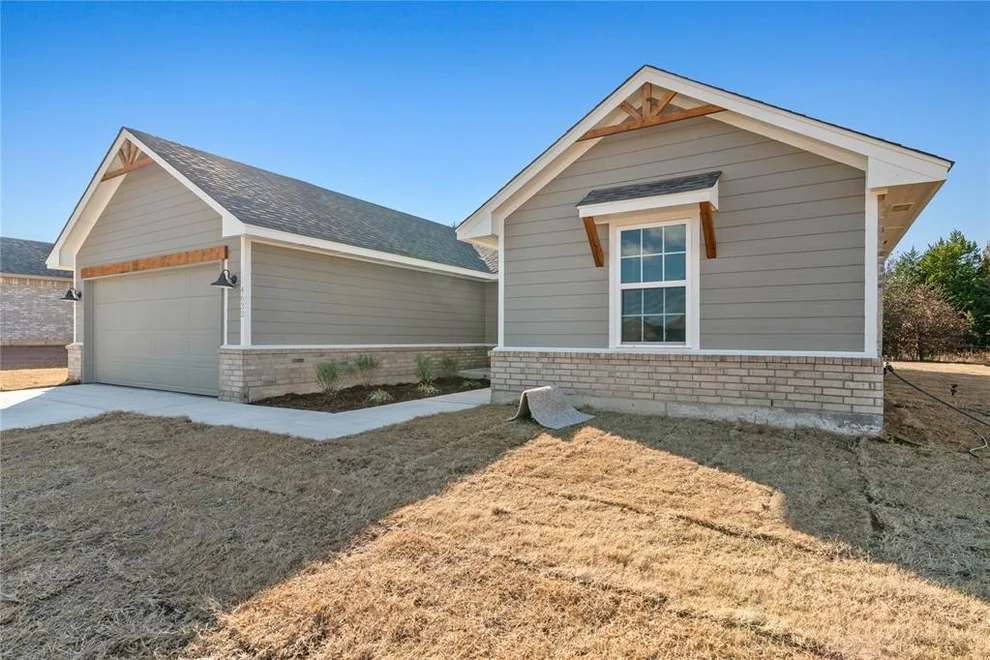 Unit for sale at 4632 Lincoln Landing, Harrah, OK 73045