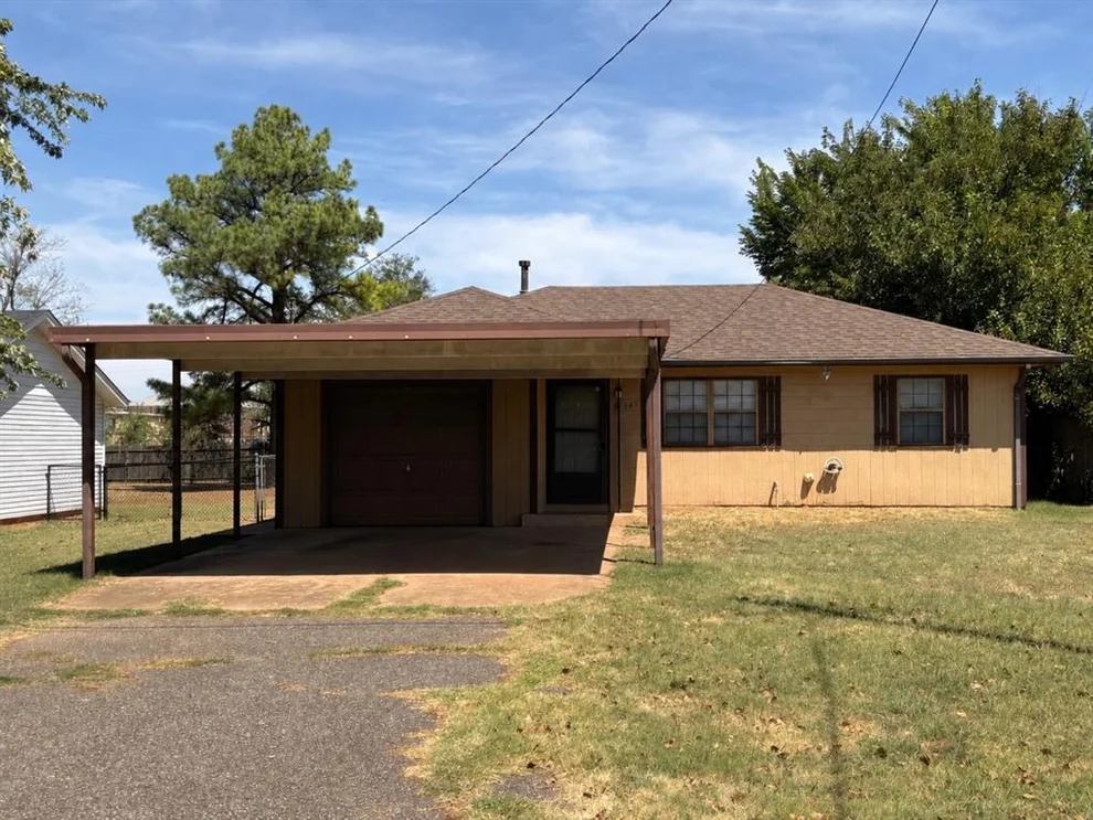 Unit for sale at 141 W Carson Drive, Mustang, OK 73064