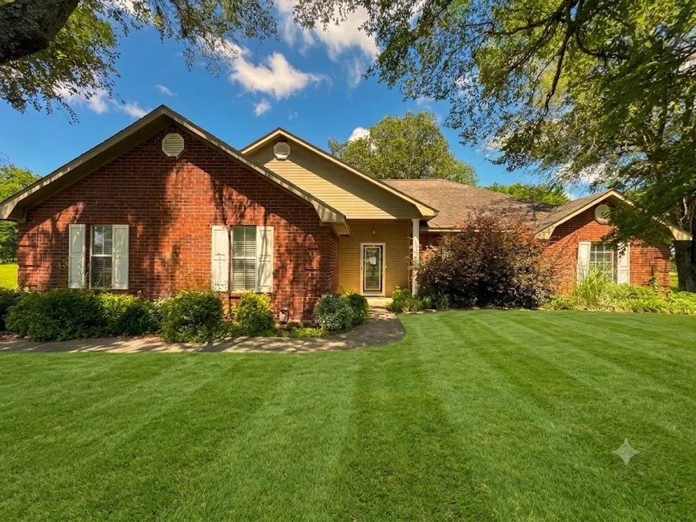 Unit for sale at 1075 N 4285 Road, Hugo, OK 74743