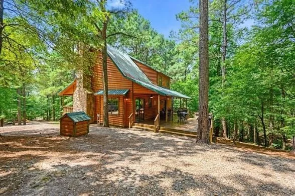 Unit for sale at 1075 Southern Hills Circle, Broken Bow, OK 74728