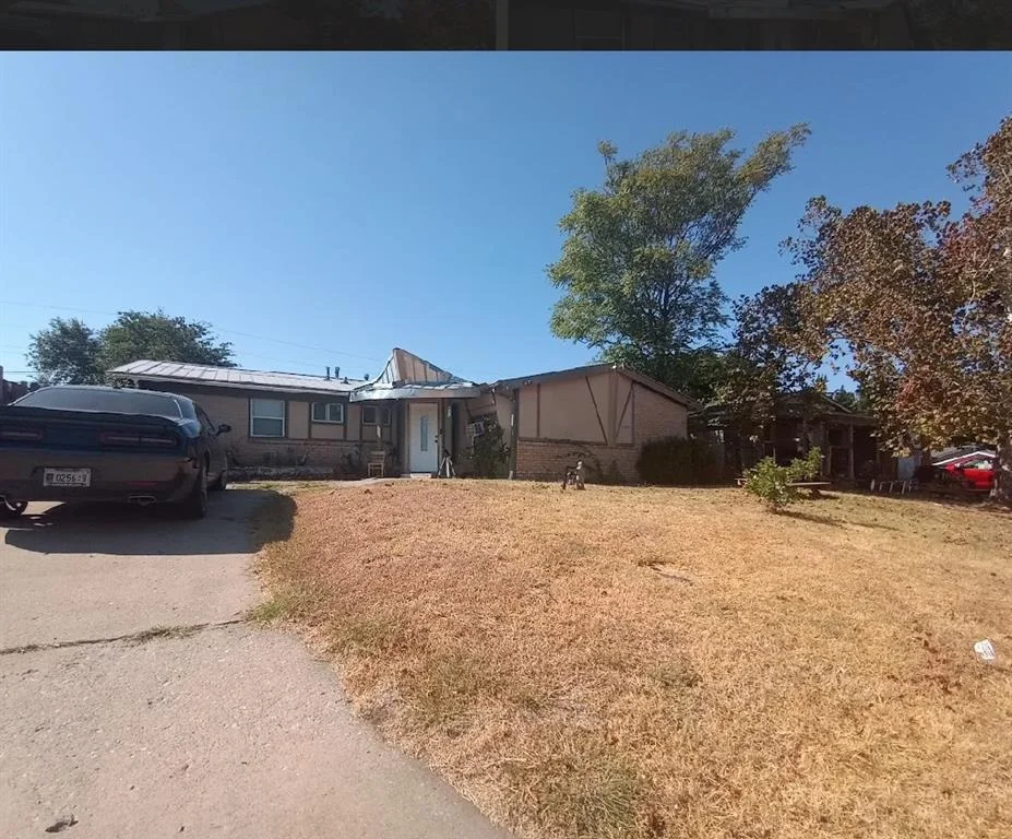 Unit for sale at 422 NW Woodridge Street, Lawton, OK 73507