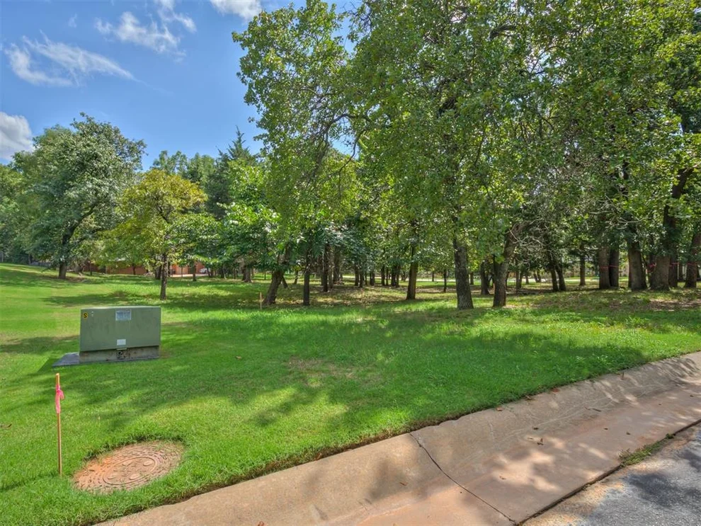 Unit for sale at 29 Saratoga Way, Edmond, OK 73003