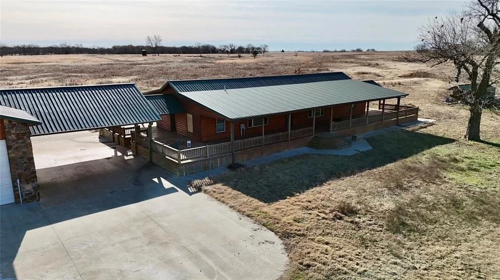 Unit for sale at 1774 N 376 Road, Okemah, OK 74883