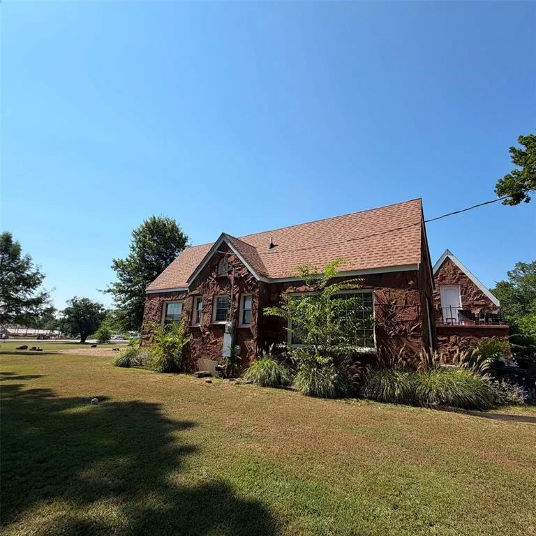 Unit for sale at 1505 S Park Drive, Broken Bow, OK 74728