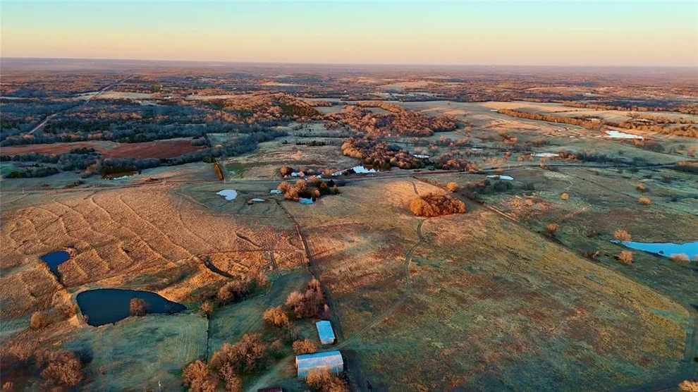 Unit for sale at 101284 S 3350 Road, McLoud, OK 74851