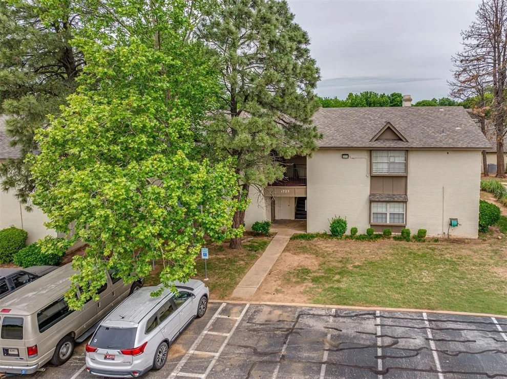 Unit for sale at 1725 E Lindsey Street, Norman, OK 73071