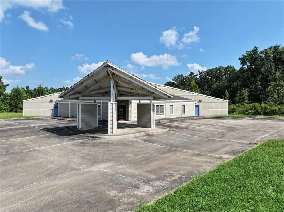 Unit for sale at 1506 E Lincoln Road, Idabel, OK 74745