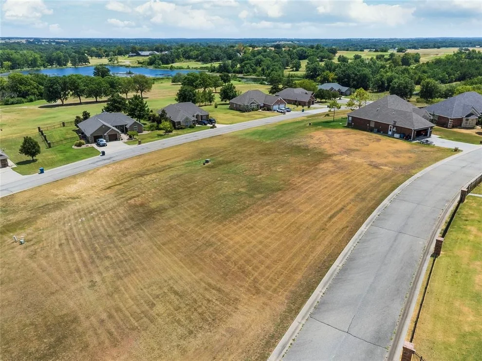 Unit for sale at 919 S Riveria Drive, Cushing, OK 74023