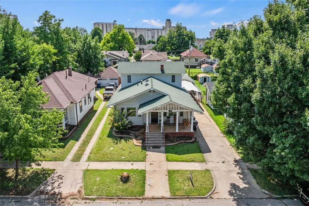 Unit for sale at 1108 S Hoff Avenue, El Reno, OK 73036