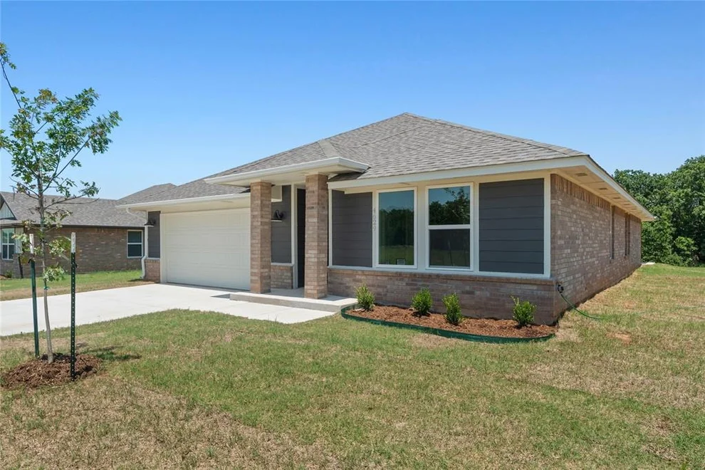 Unit for sale at 4629 Lincoln Landing, Harrah, OK 73045