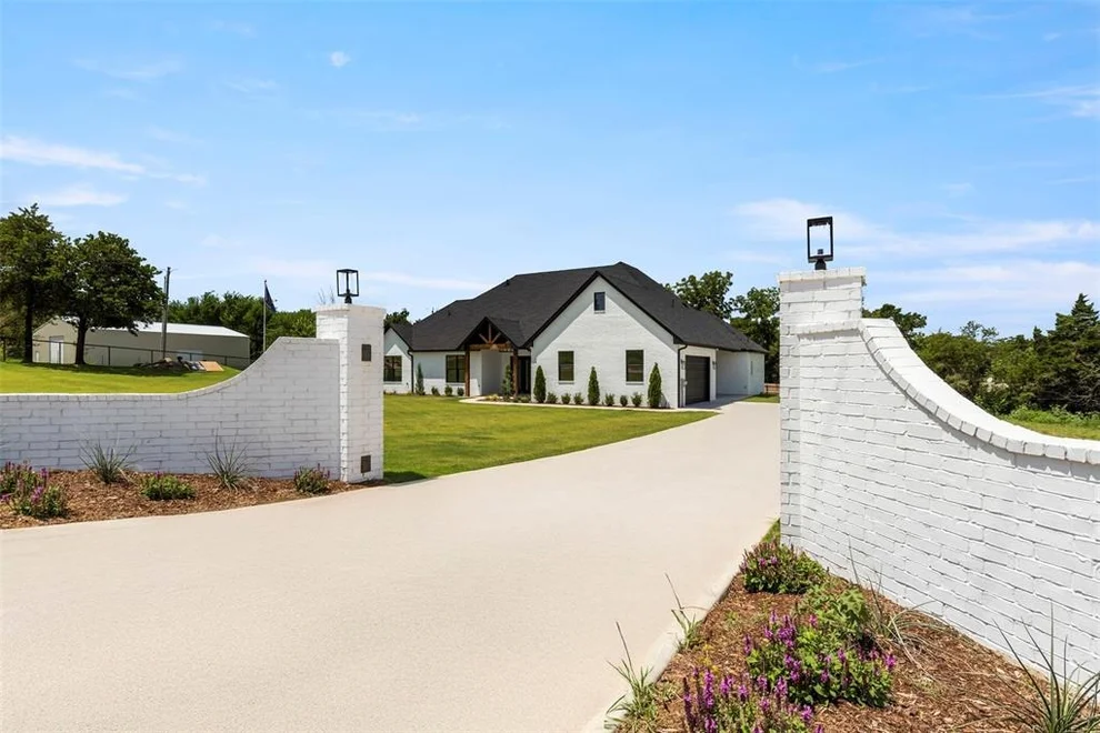 Unit for sale at 2884 Springridge Road, Guthrie, OK 73044