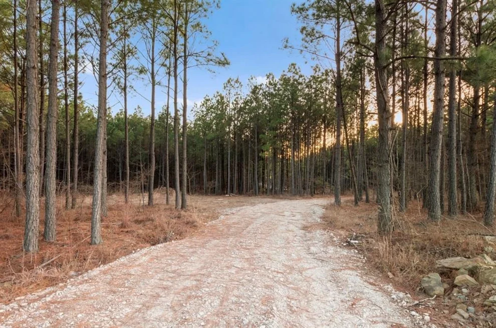 Unit for sale at 594 Timbuktu Trail, Broken Bow, OK 74728