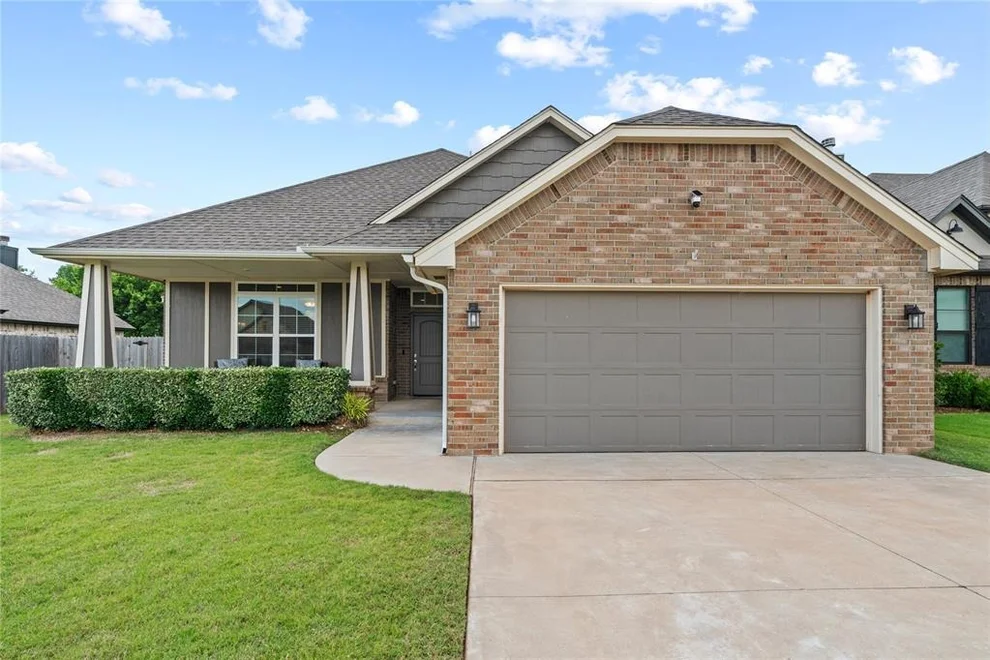 Unit for sale at 1728 W Zachary Way, Mustang, OK 73064