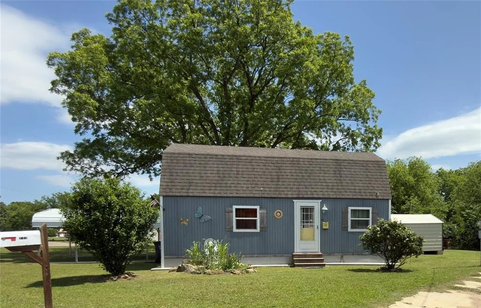 Unit for sale at 307 S Madison Street, Konawa, OK 74849