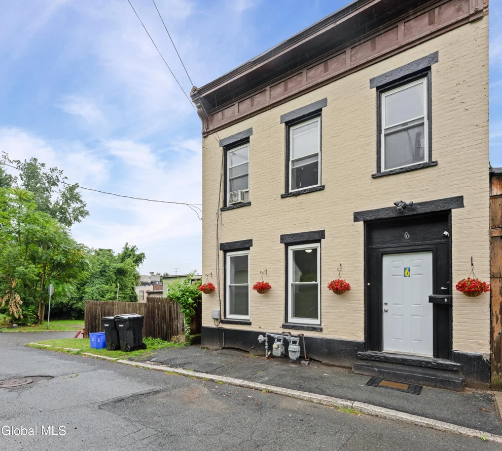 Unit for sale at 6 St Marys Avenue, Troy, NY 12180