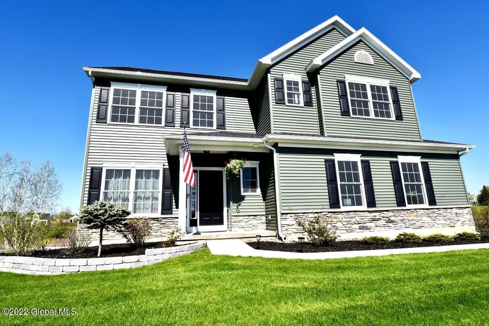 Unit for sale at 23 Julia Circle, Halfmoon, NY 12118