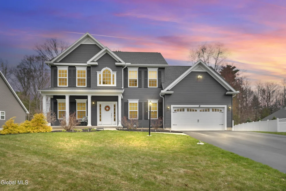 Unit for sale at 112 Diamond Place, Rotterdam, NY 12306