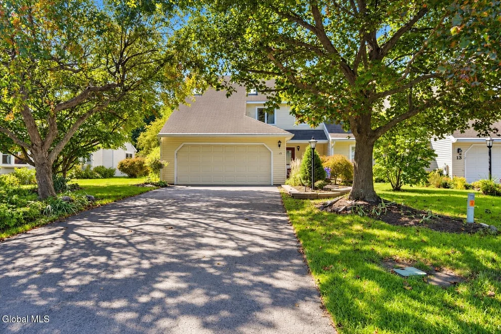Unit for sale at 15 Constitution Drive, Bethlehem, NY 12077