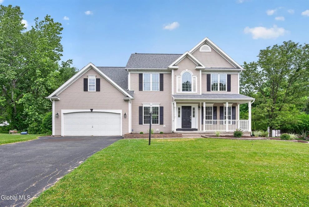 Unit for sale at 10 Reynolds Court, Bethlehem, NY 12054