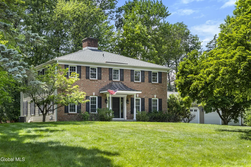 Unit for sale at 17 Schuyler Hills Road, Colonie, NY 12211