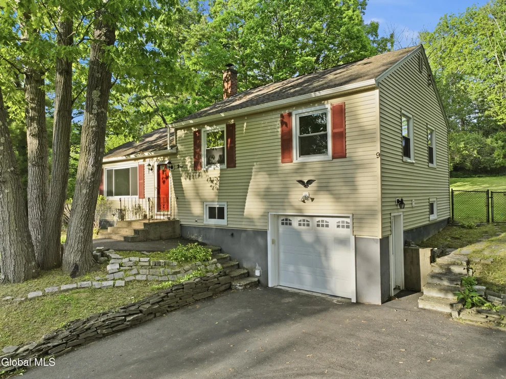 Unit for sale at 9 W Skyview Drive, Cohoes, NY 12047