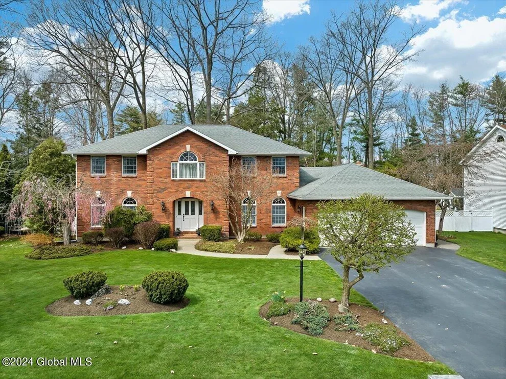Unit for sale at 3054 New Williamsburg Drive, Guilderland, NY 12303