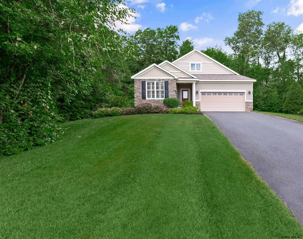 Unit for sale at 18 BRAXTON Court, Halfmoon, NY 12188