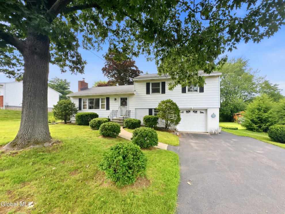 Unit for sale at 22 Homestead Drive, Colonie, NY 12110