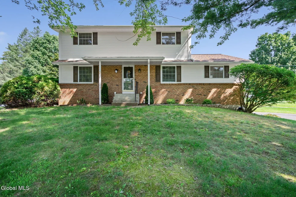 Unit for sale at 3 Cambridge Drive, Halfmoon, NY 12065