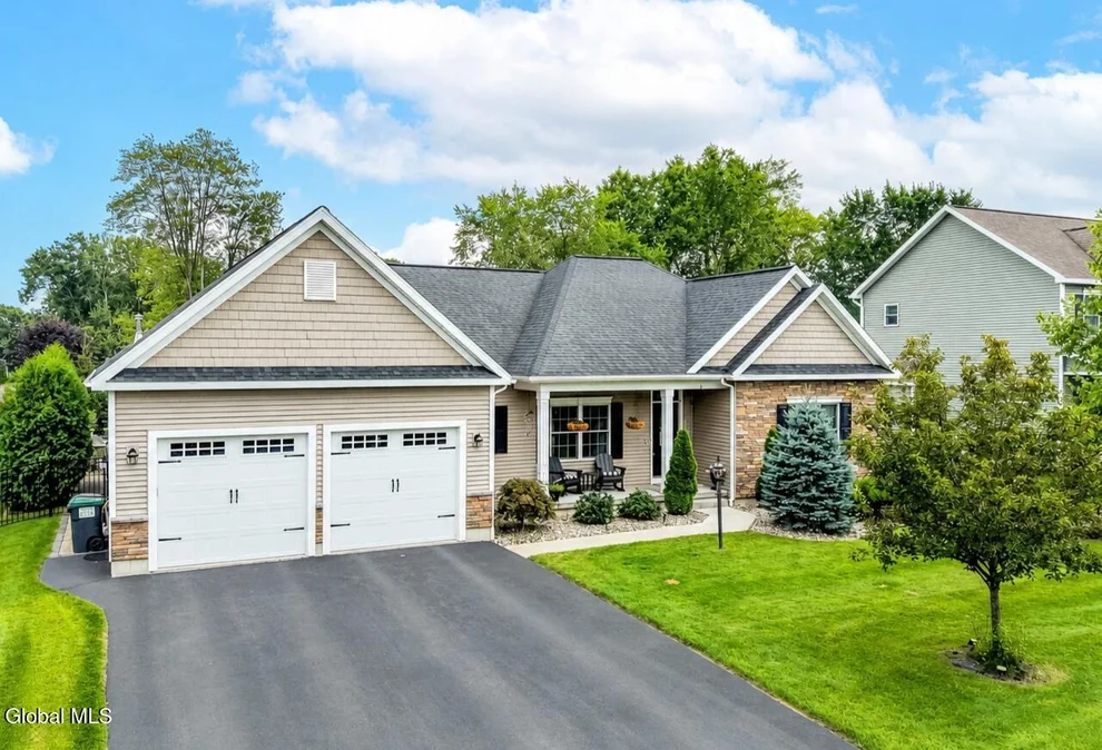 Unit for sale at 6 Isabel Court, Colonie, NY 12205