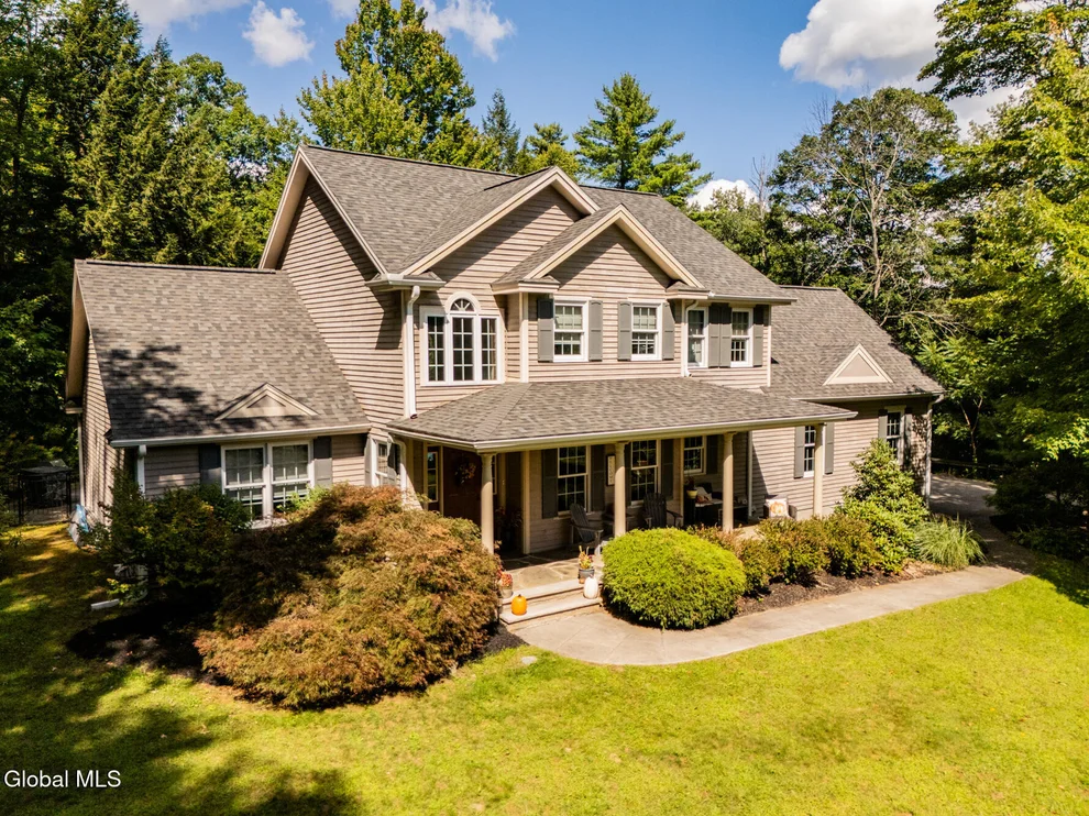 Unit for sale at 14 Veranda Lane, Queensbury, NY 12804